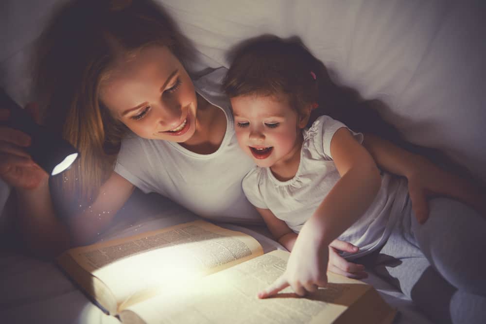 Важность чтения ребенку (ребенком) перед сном
